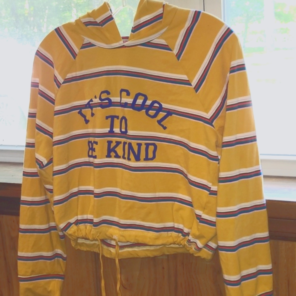 'It's cool to be kind' graphic tee
